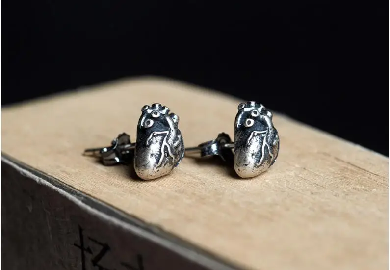 Zavorohin, Ретро стиль, в форме сердца, твердые, 925 серебро, сердце, серьги-гвоздики, индивидуальная готика, ювелирные аксессуары в стиле панк, гипоаллергенные, бесплатно