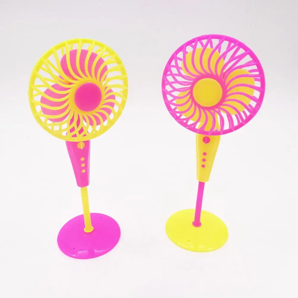 Mechanical Fan Toys for dolls Classic Kids Play House Doll Accessories Random Color 2016 Cute | Игрушки и хобби