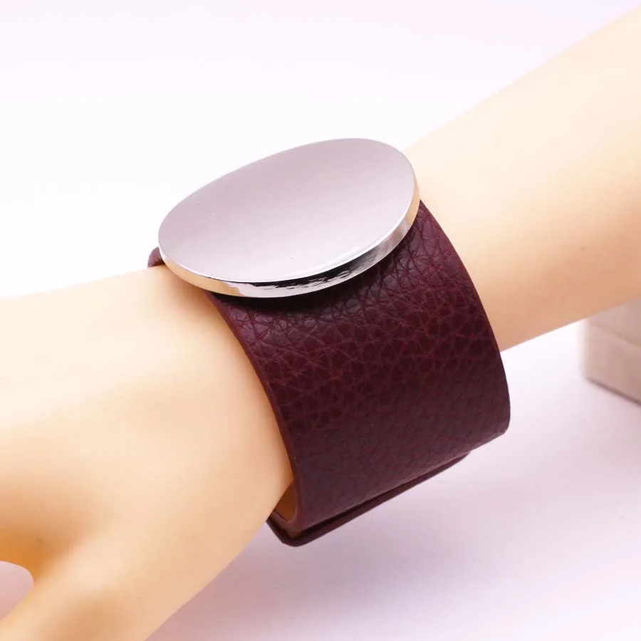 В едином положении во время занятий легкой атлетикой натуральной кожи круглые