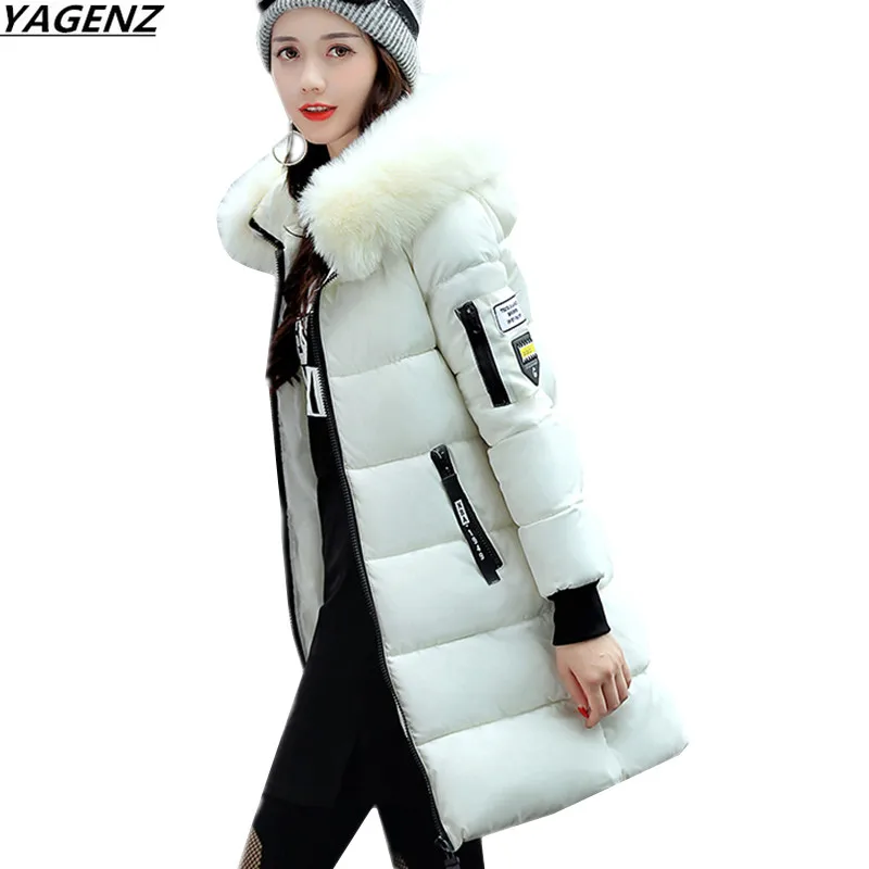 Женская зимняя куртка с капюшоном и меховым воротником на хлопковом наполнителе