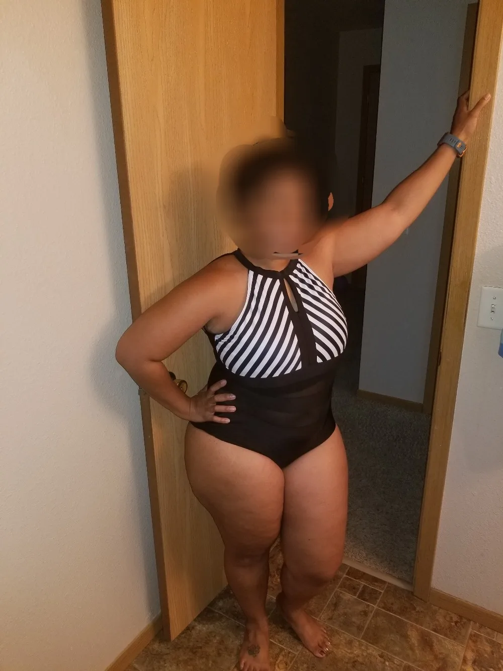 Слитный купальник с сетчатыми вставками и принтом в полоску черный сетчатый