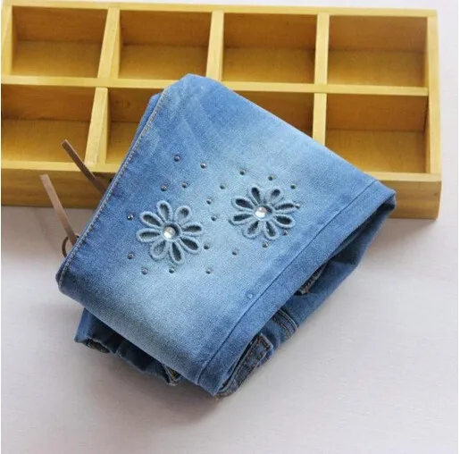 Осенние джинсы для девочек джинсовые штаны детские с вышивкой однотонная