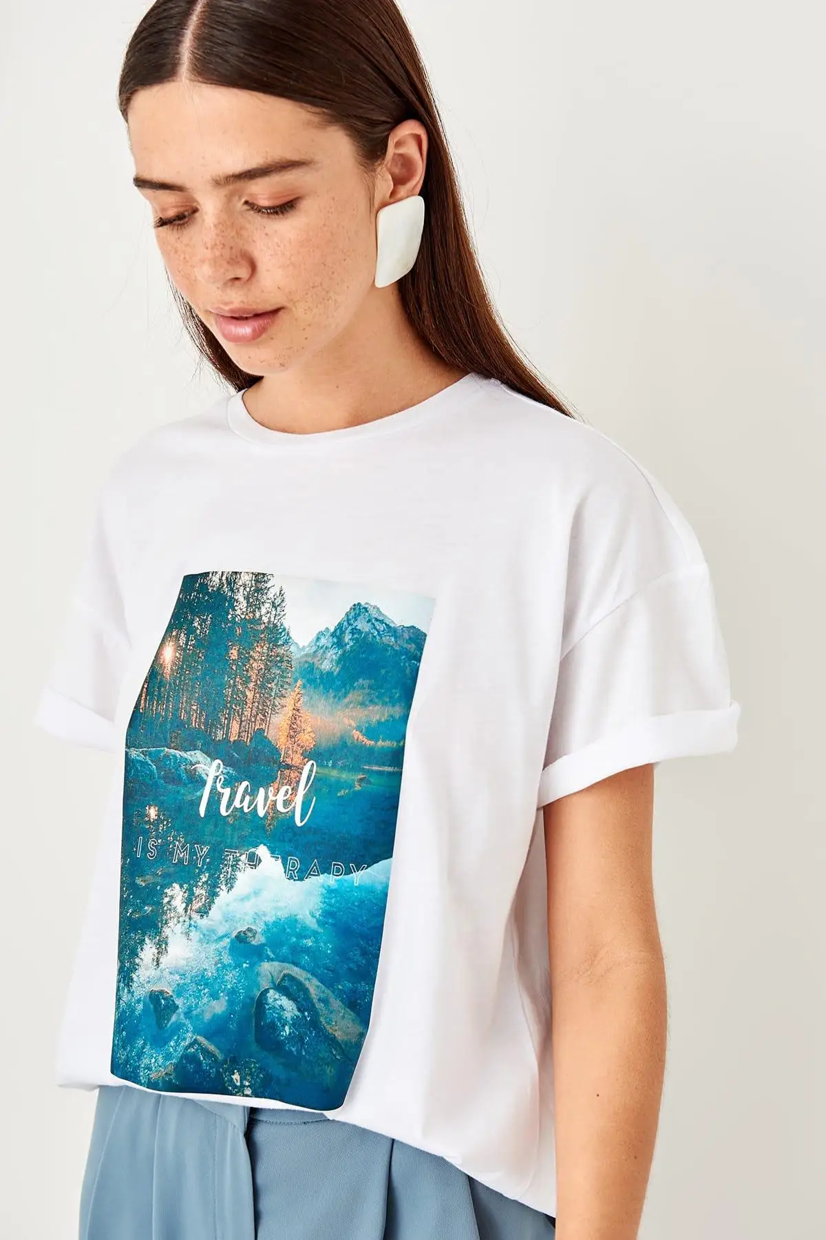 Trendyol White Printed Boyfriend Knitted T Shirt TWOSS19PB0037 | Женская одежда