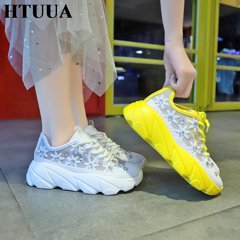 HTUUA модный дышащий сетчатый с вышивкой из страз желтые белые кроссовки Женская