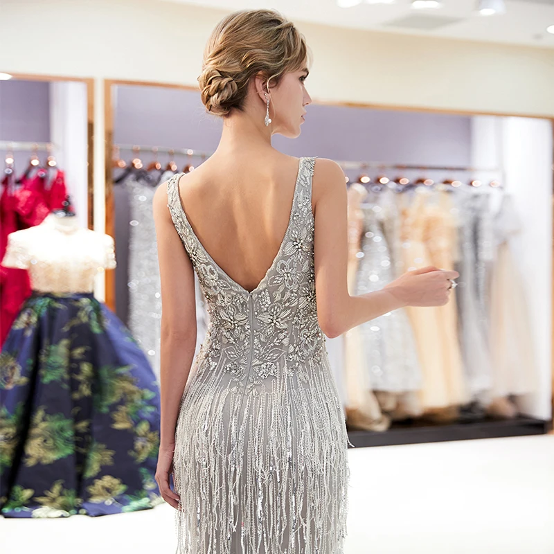 Женское вечернее платье с юбкой годе золотисто серое длинное V образным вырезом