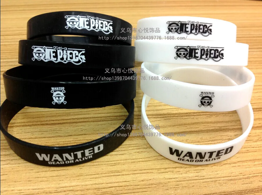 One Piece manga animation around a black and white comic book fans silicone bracelet necessary | Украшения и аксессуары