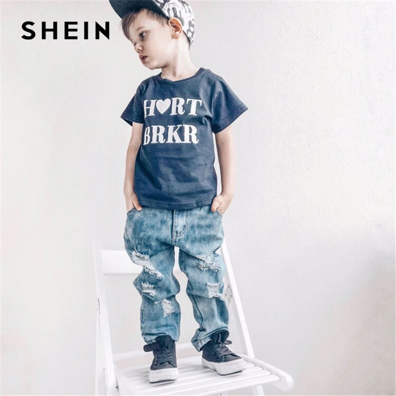 SHEIN/Детские рваные футболки с надписями и потертыми джинсами для маленьких мальчиков комплект из двух предметов, г. Весенние повседневные комплекты с короткими рукавами для мальчиков