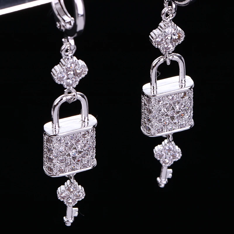 Серебряный концентрические замок ключики серьги micro-декор кубический белого