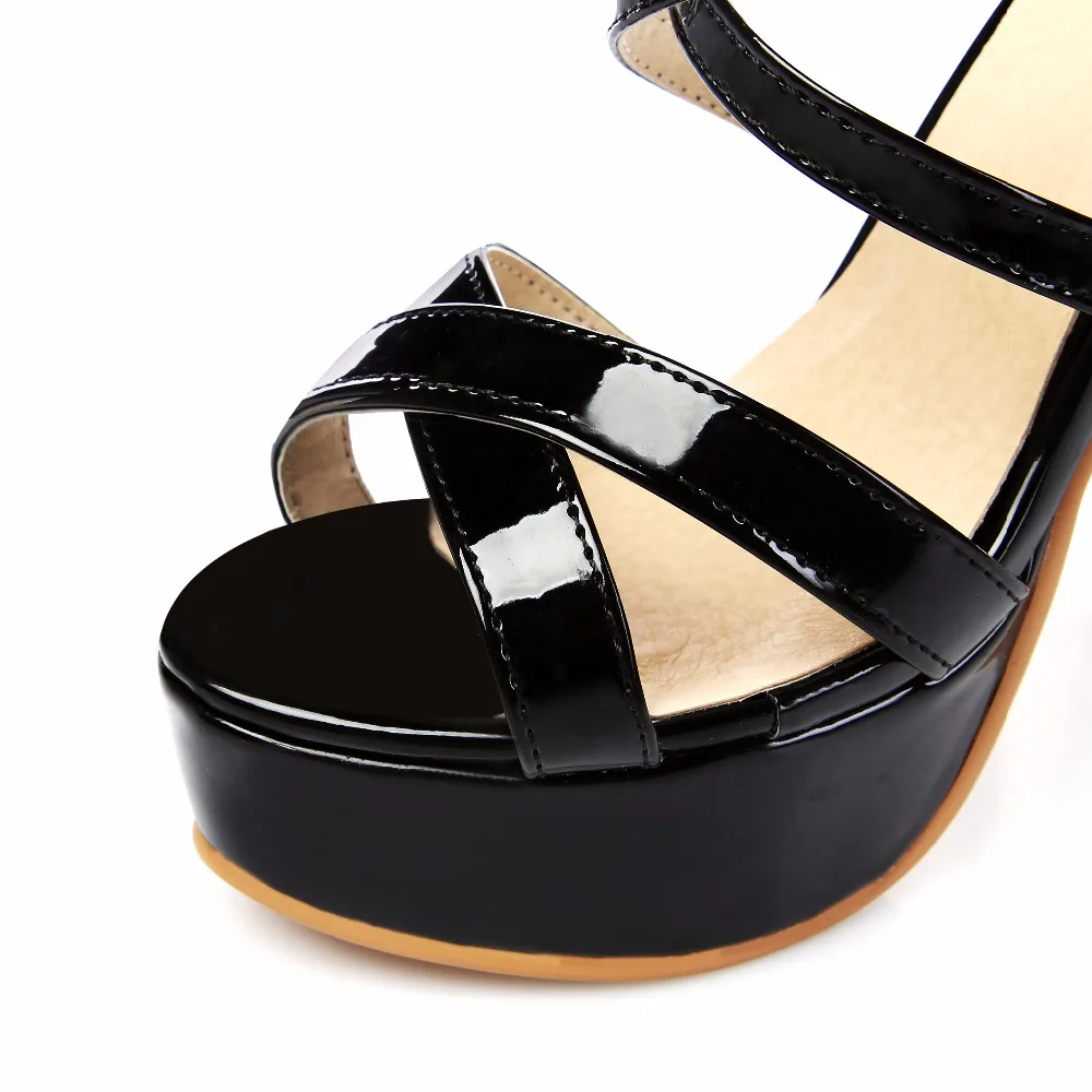 Новые сандалии гладиаторы модель 2017 Модная пикантная дамская обувь больших