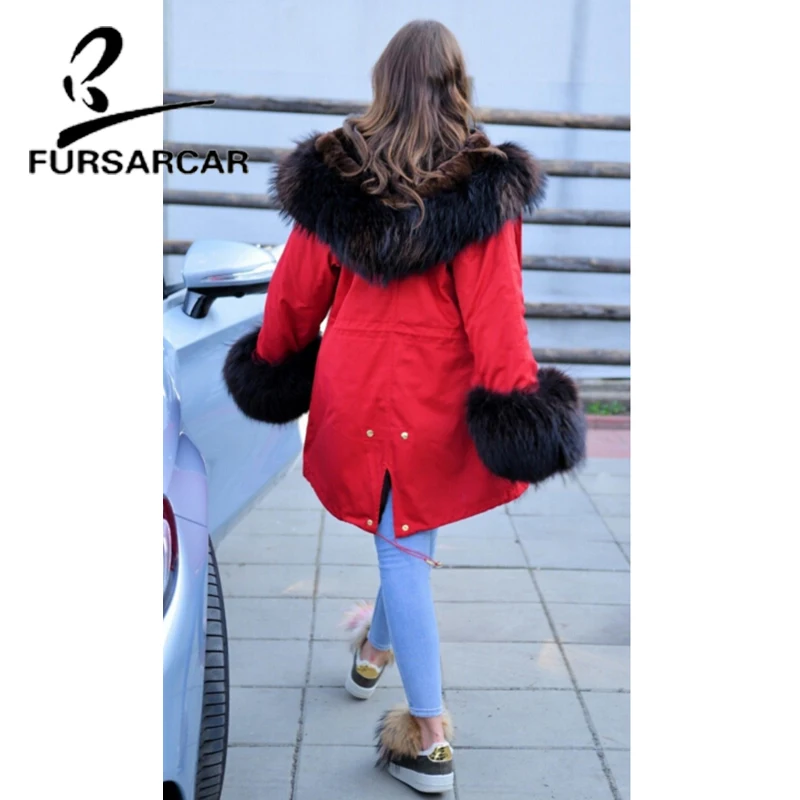 Новая стильная женская шуба FURSARCAR с отделкой из натурального меха енота на