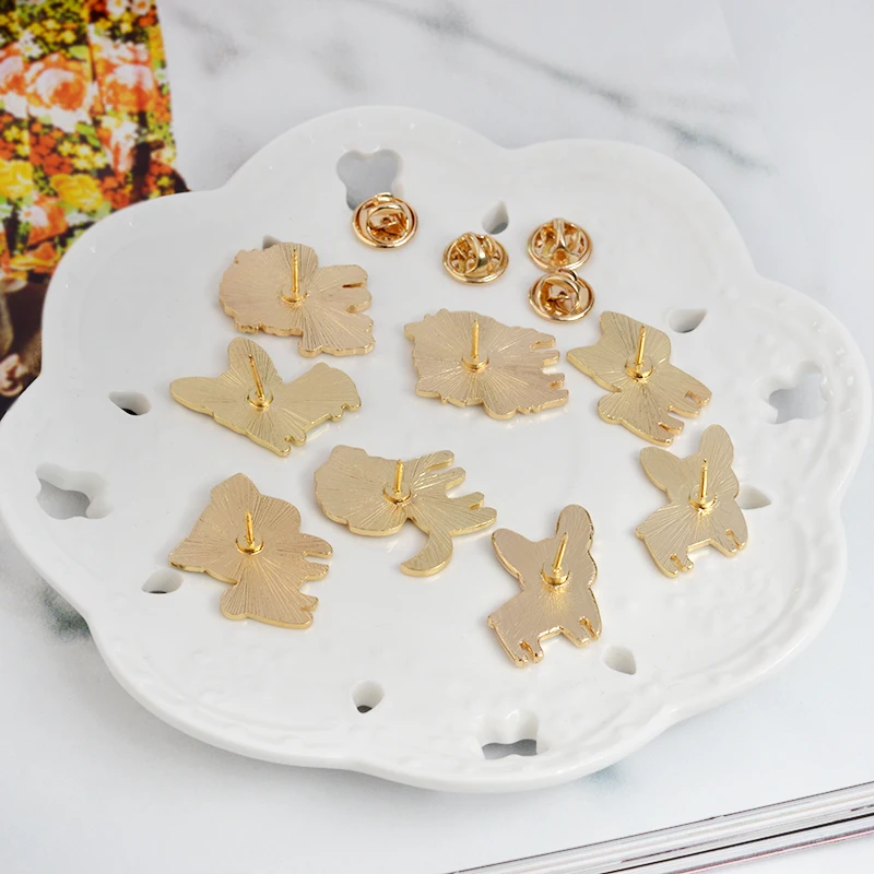 

Poodle pin Pomeranian Corgi Bulldogs Dog Brooches Hard Enamel Pin Lapel Pin Badge denim bag Gift for friend dog lover