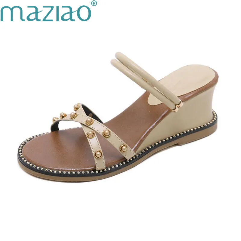Женские босоножки с заклепками в британском стиле женская кожаная обувь