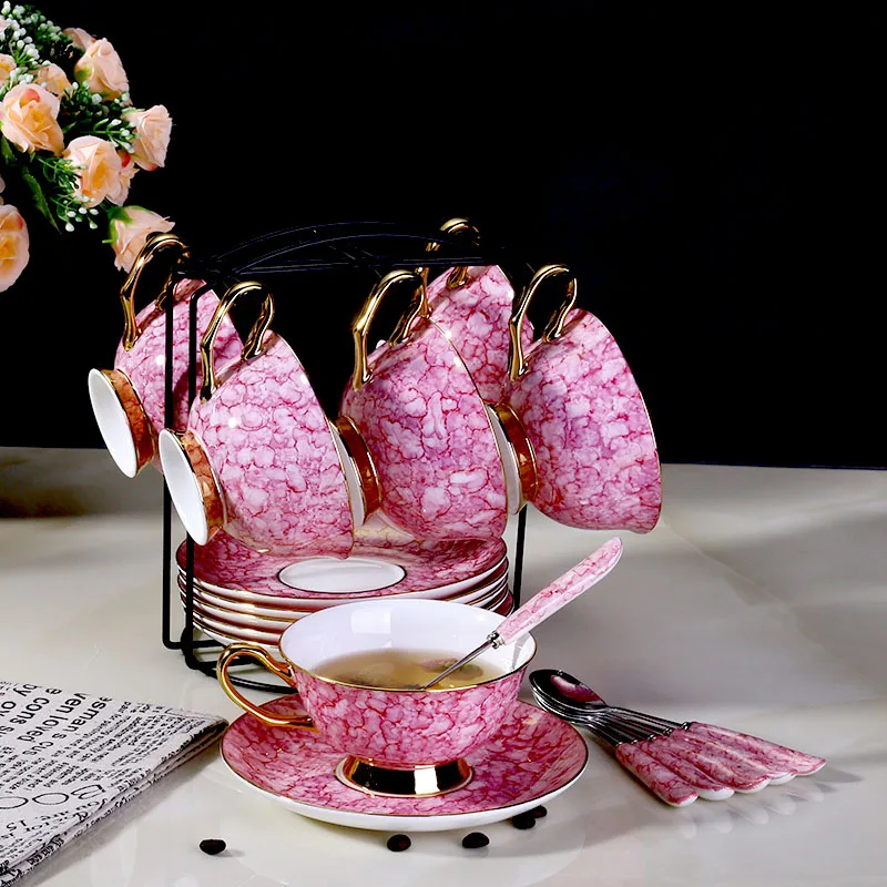 6-piece set Европейский набор кофейных чашек, розовые Роскошные чашки из костяного фарфора, чайные чашки и блюдца, вечерние чашки Эспрессо для домашнего питья - Цвет: 6-piece set
