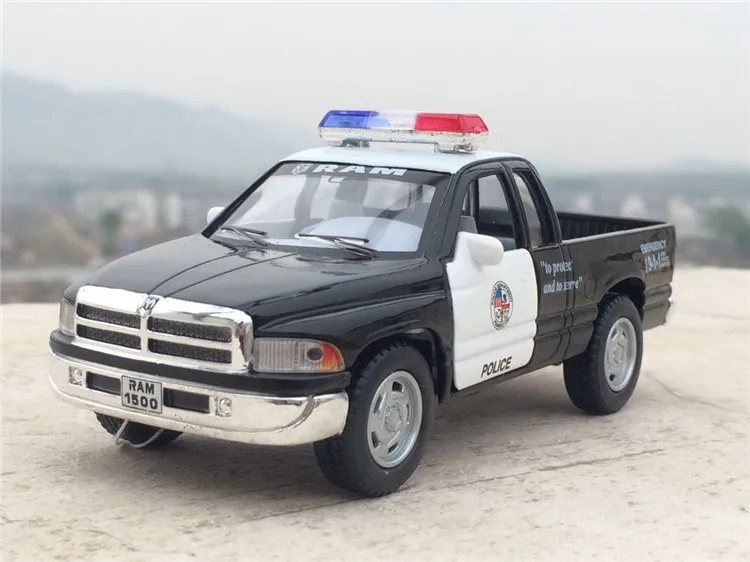 Новинка, 1:44 масштаб, Dodge Ram Pickup 1500, полицейская литая модель автомобиля из сплава с откидной задней дверью, может открываться для детей, рождественский подарок, игрушка