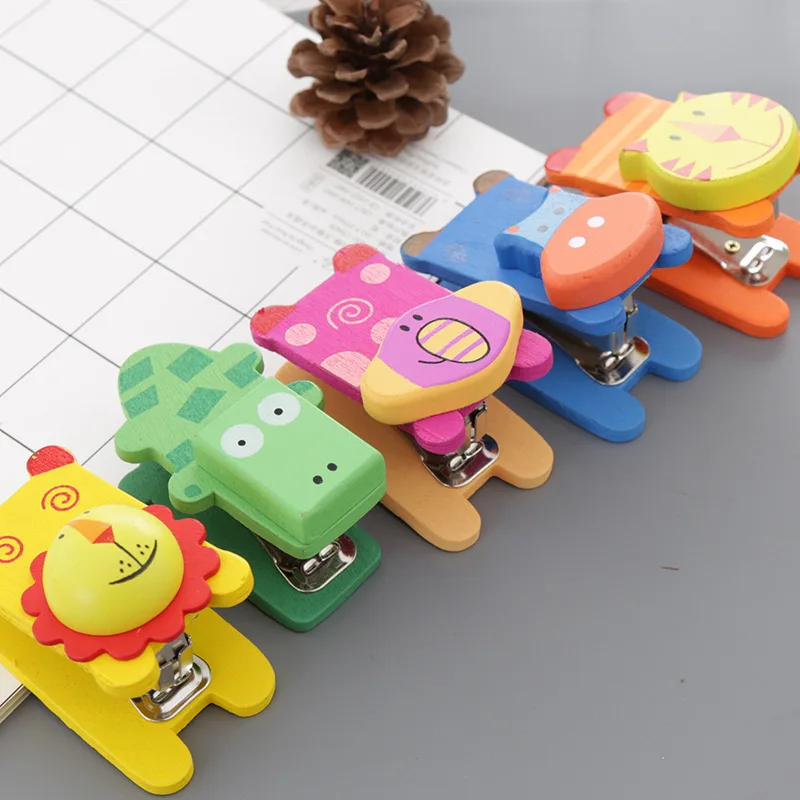 

Coloffice 1PC cartoon wooden animal mini stapler elephant tiger cow hippo alligator screw connected manual stapler school supply