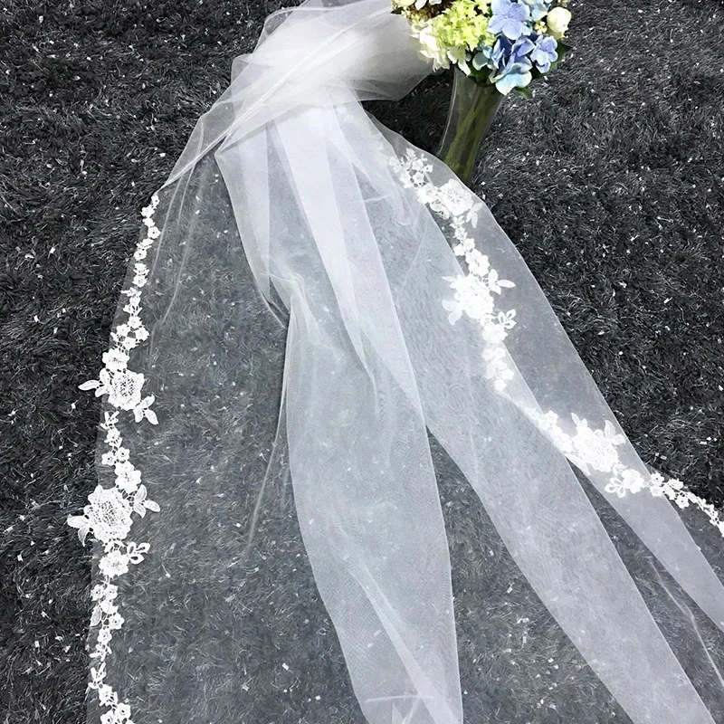 Appliqued Edge Bridal Veil Wedding Accessories One Tier Fingertip Veils with Combs Handmade