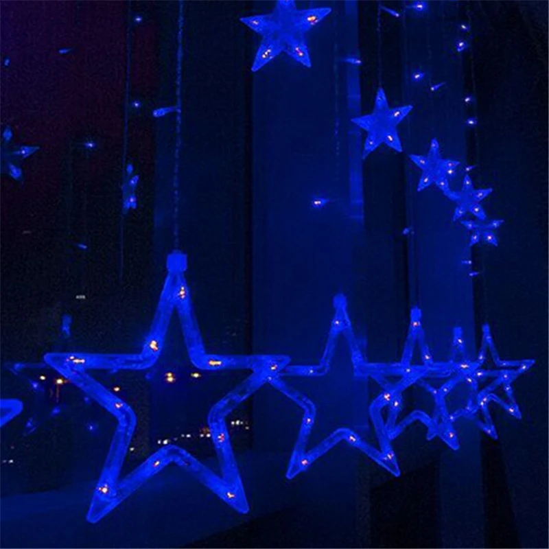 Светодиодный светильник украшенный рождественскими украшениями цветной