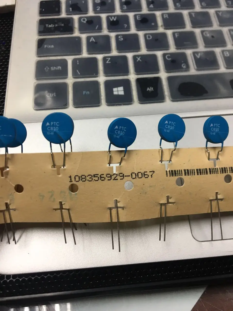 Новый и оригинальный термистор 10 шт. PTC C850 B59850C80A70|ptc thermistor|thermistor ptc |