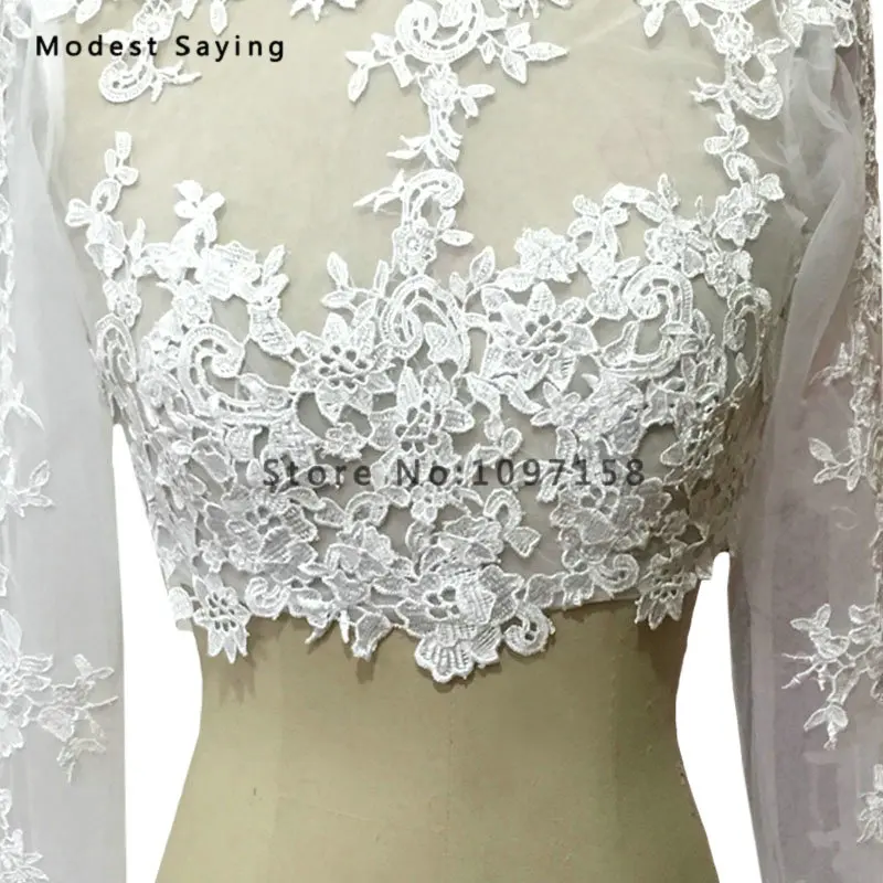 Элегантное белое кружевное свадебное платье с высоким воротником и длинными