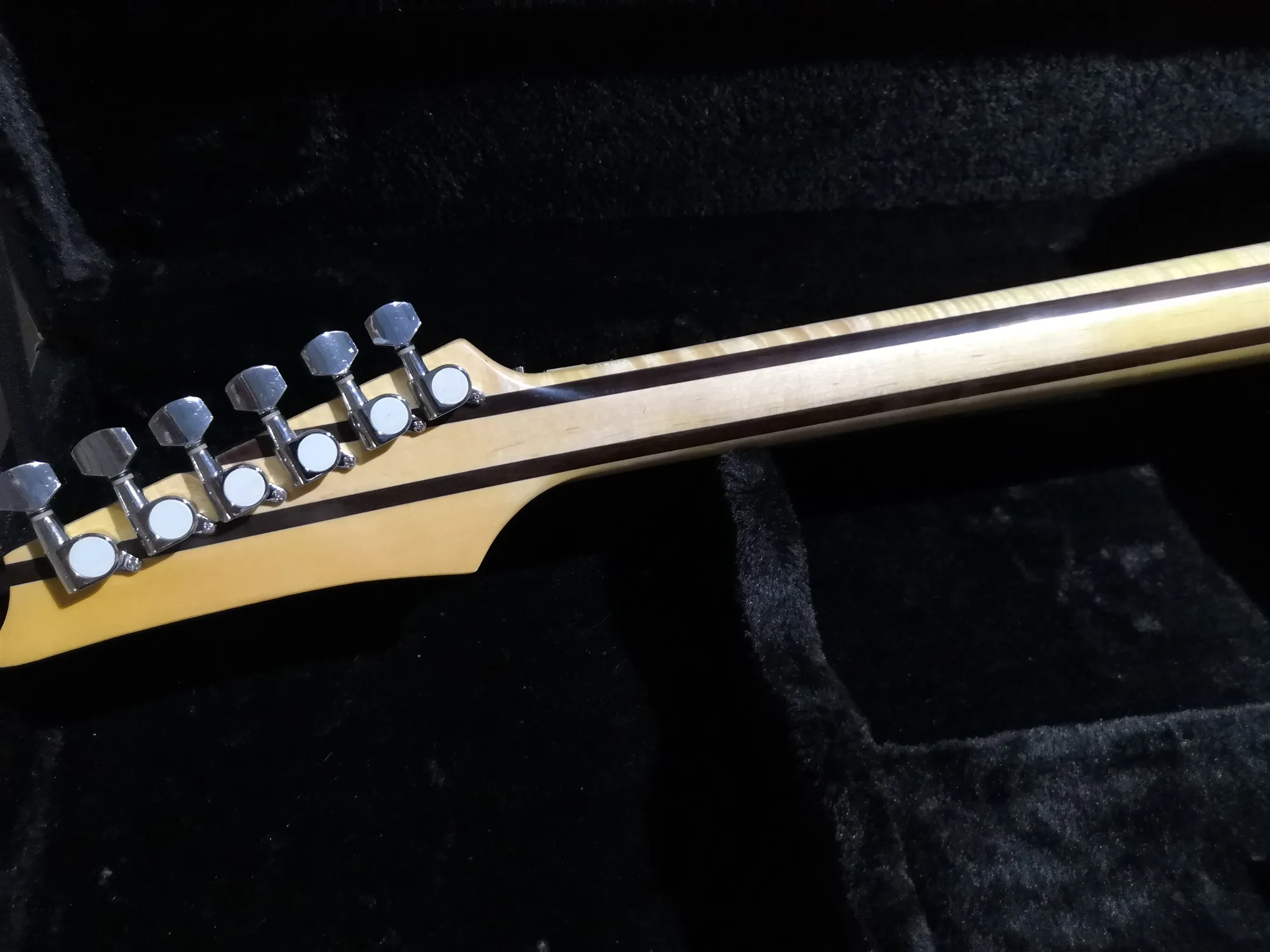 Красная электрогитара banez Rosewood fretboard HH звукосниматели под заказ по