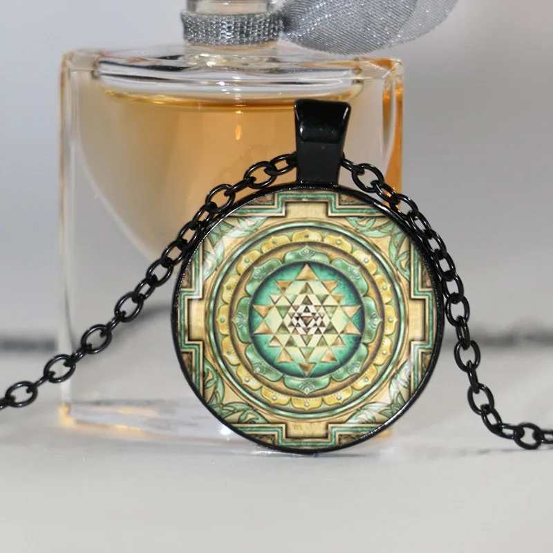 Кулон со стеклянным куполом шри-яньтра ожерелье ручной работы самоделка