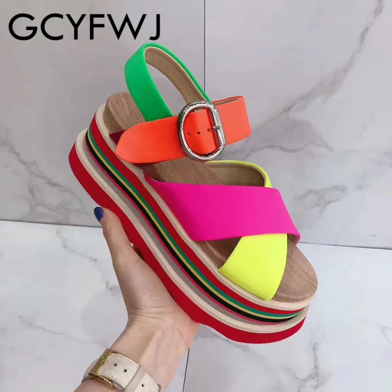 GCYFWJ/2019 г. Летняя женская обувь из натуральной кожи ярких цветов Босоножки на