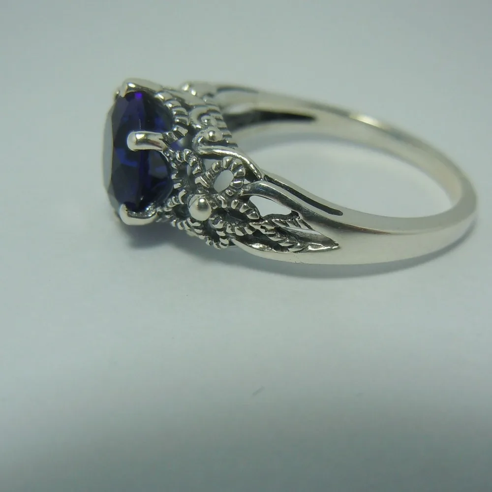 We can customize exempt postage to wholesale and retail The queen temperament patterned sapphire ancient silver ring | Украшения и