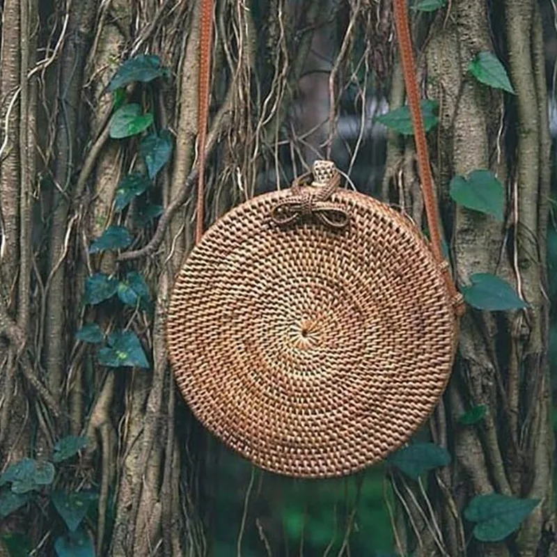 Плетеная вручную сумка с бабочкой и пряжкой из ротанга | Багаж сумки