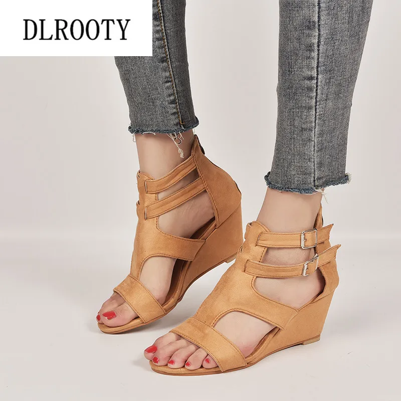 Женские сандалии на танкетке однотонные Босоножки с открытым носком и ремешком