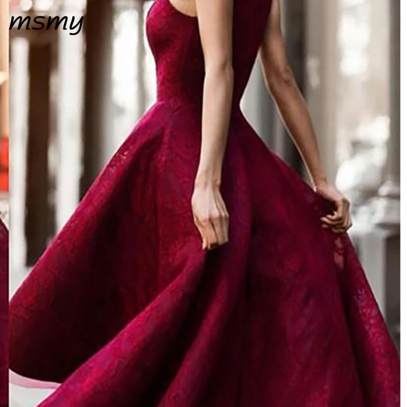 Платье для выпускного вечера с трапециевидным силуэтом лямкой на шее|Вечерние