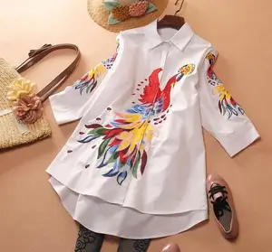 Женская Весенняя белая рубашка с вышивкой павлина, Женская винтажная Свободная Повседневная Длинная рубашка в национальном стиле TB696