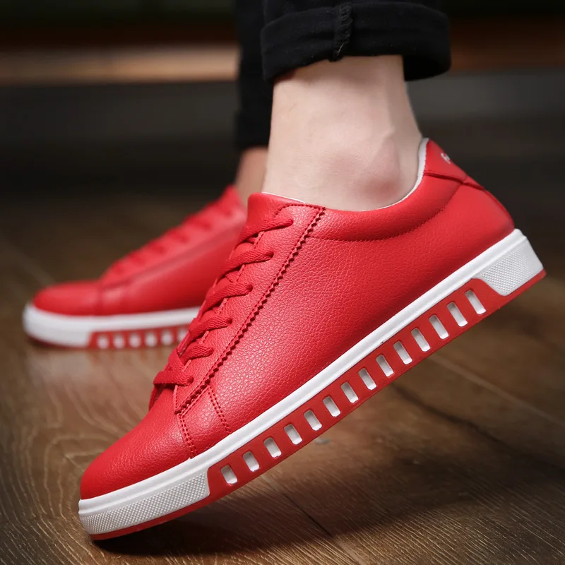 В 2017 году новый летний спорт досуг обувь с белым молодых мужчин человек чистый