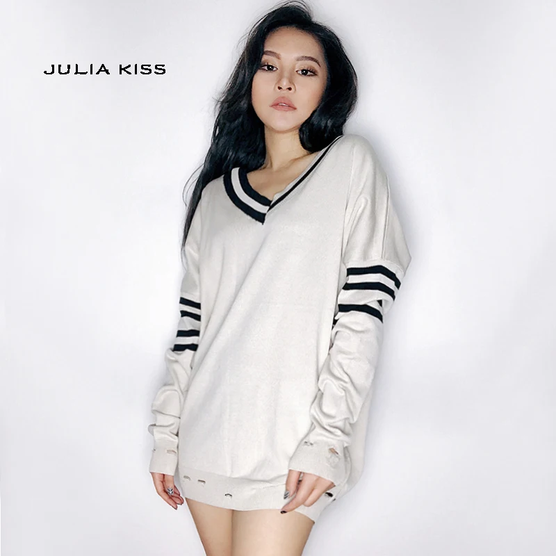 Женский джемпер с V-образным вырезом в полоску | Женская одежда