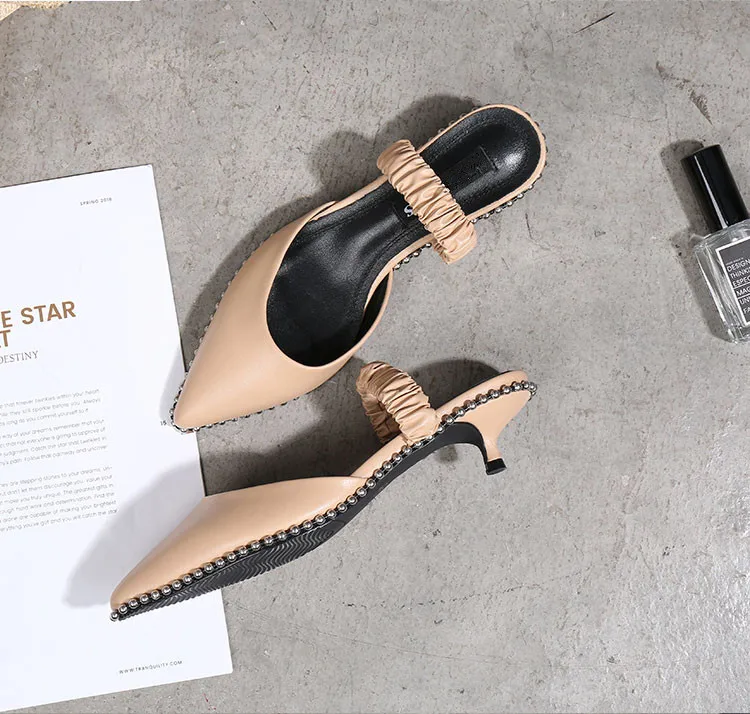 Туфли лодочки женские классические заостренный носок шипованные заклепки