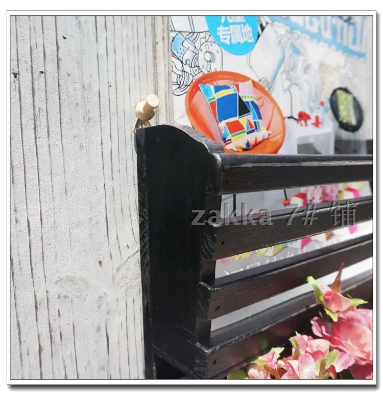 Стена для хранения в западном стиле старой нежелательной ретро кафе стены