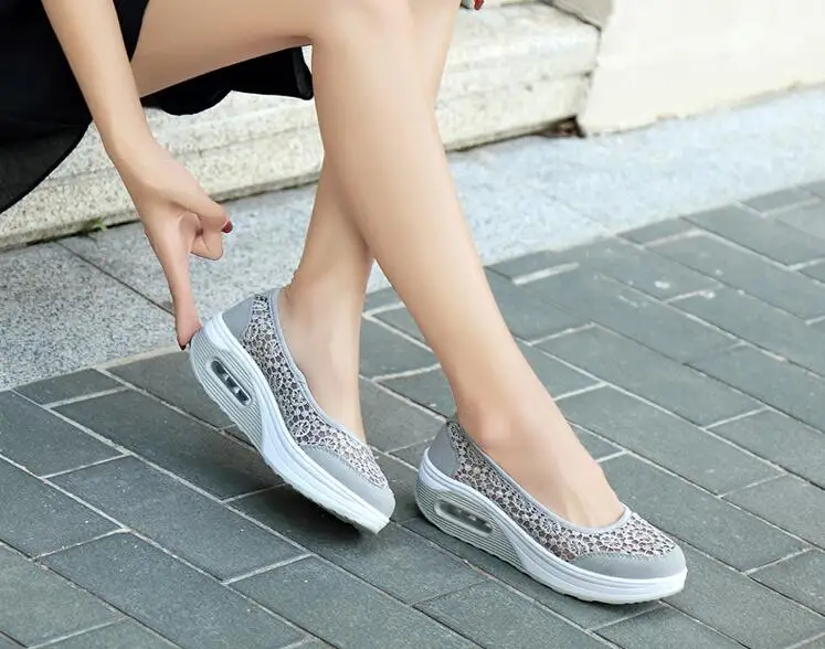 Женские кроссовки на плоской платформе дышащие сетчатые для бега женская обувь