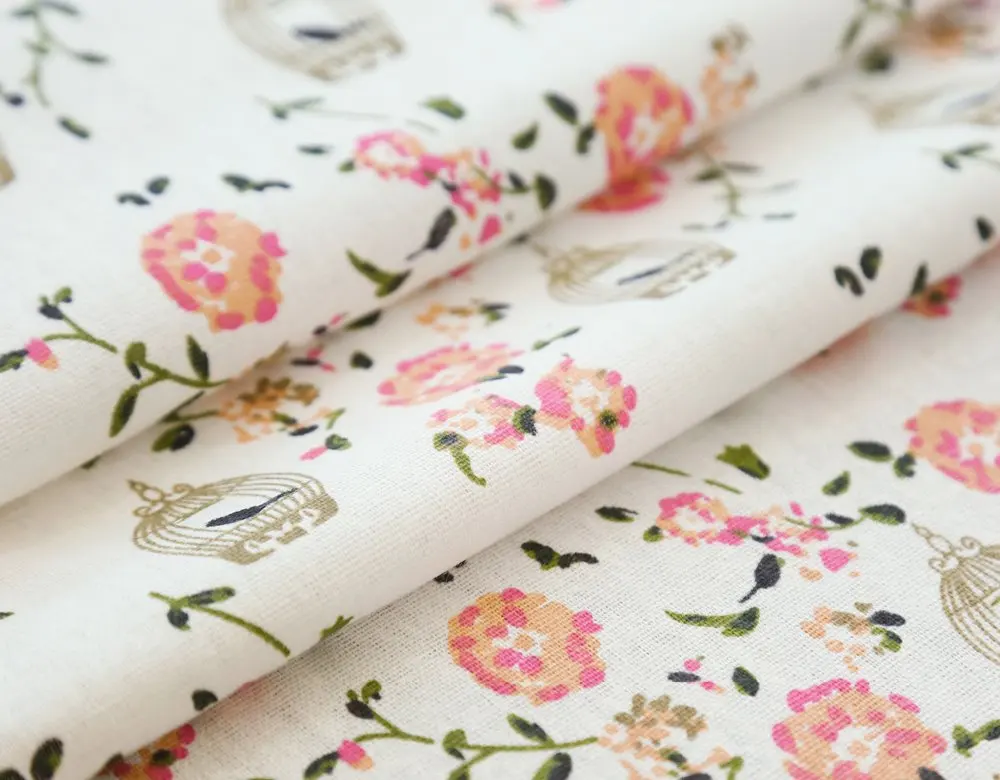 

Latest High Grade Eco-friendly Classical Pink Flower Birds Table Cloth Beautiful Floral Table Cover for Desk Decoration