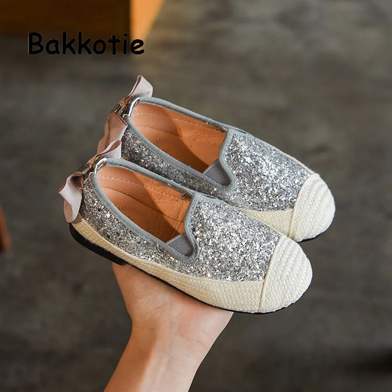 Bakkotie/весенние модные эспадрильи с блестками для маленьких девочек; Лоферы принцессы с мягкой подошвой золотистого цвета; черные дышащие удобные туфли на плоской подошве