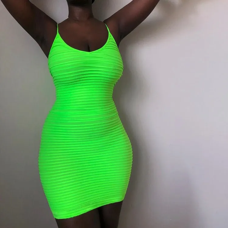 Женское атласное мини платье без рукавов с открытой спиной сексуальное