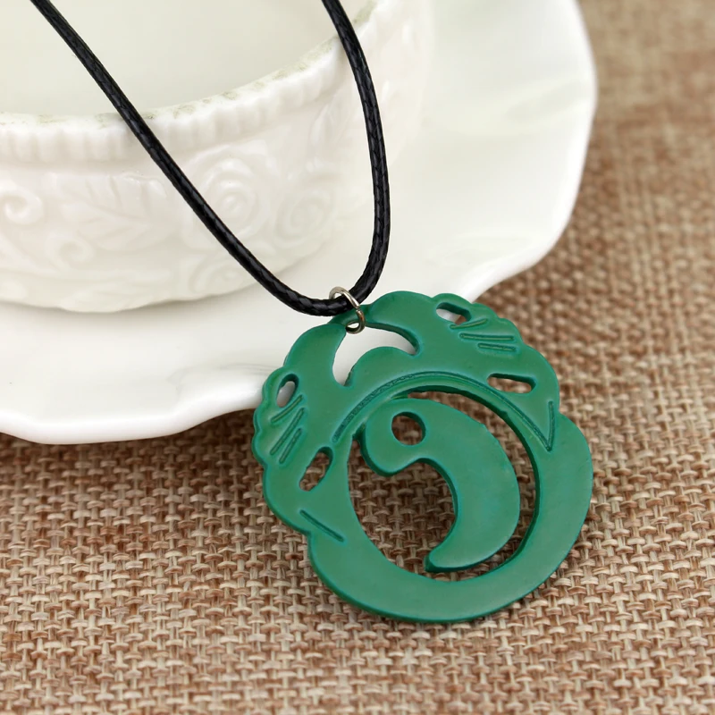 Ожерелье женское в богемном стиле кожаное колье с подвеской виде гробницы Лара