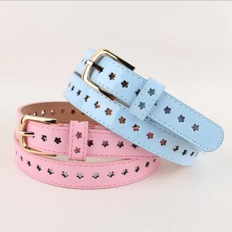 Ремень женский тонкий кожаный модный декоративный пояс с золотой пряжкой