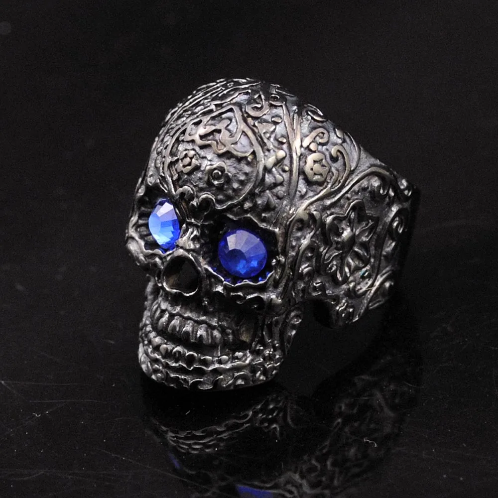 Кольцо мужское татуированное с голубыми глазами черепом и - Цена: 398.4