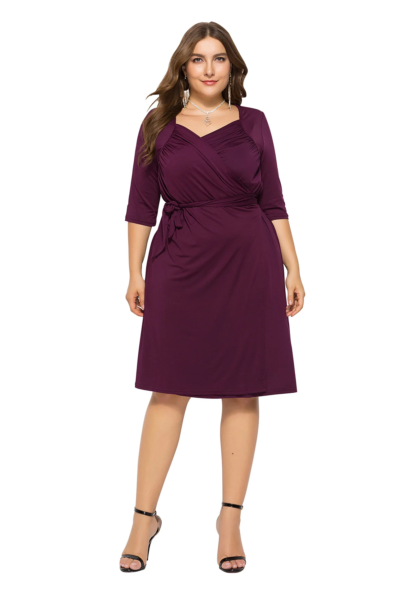 Размера плюс женские платья есть большие размеры 4xl цвета: черный фиолетовый