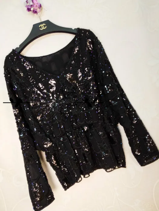 Женская блузка с длинным рукавом летучая мышь и глубоким V-образным вырезом |