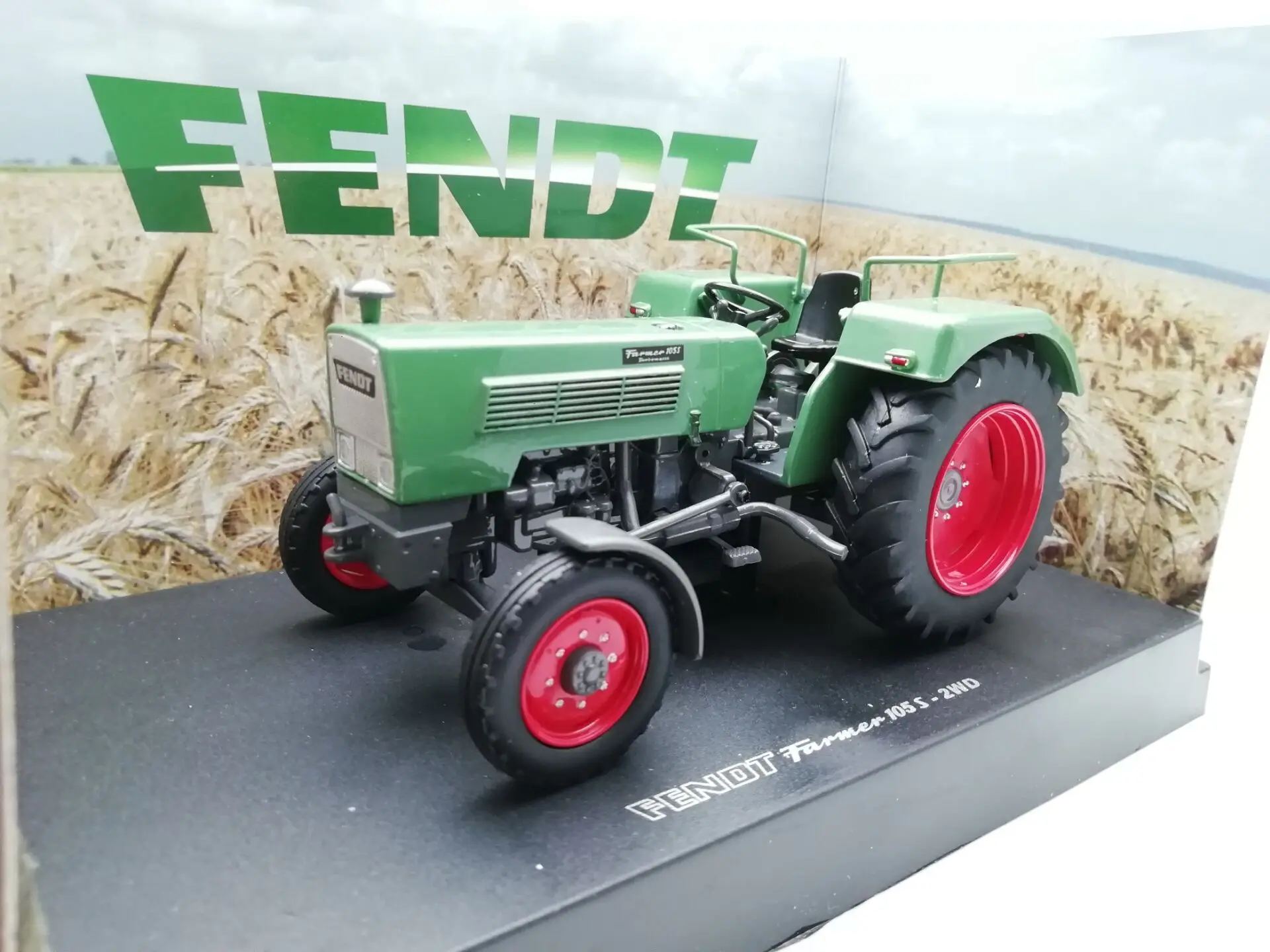 Сельскохозяйственные тракторы UH 5276:32 Fendt фермер 105 S модель автомобиля из сплава
