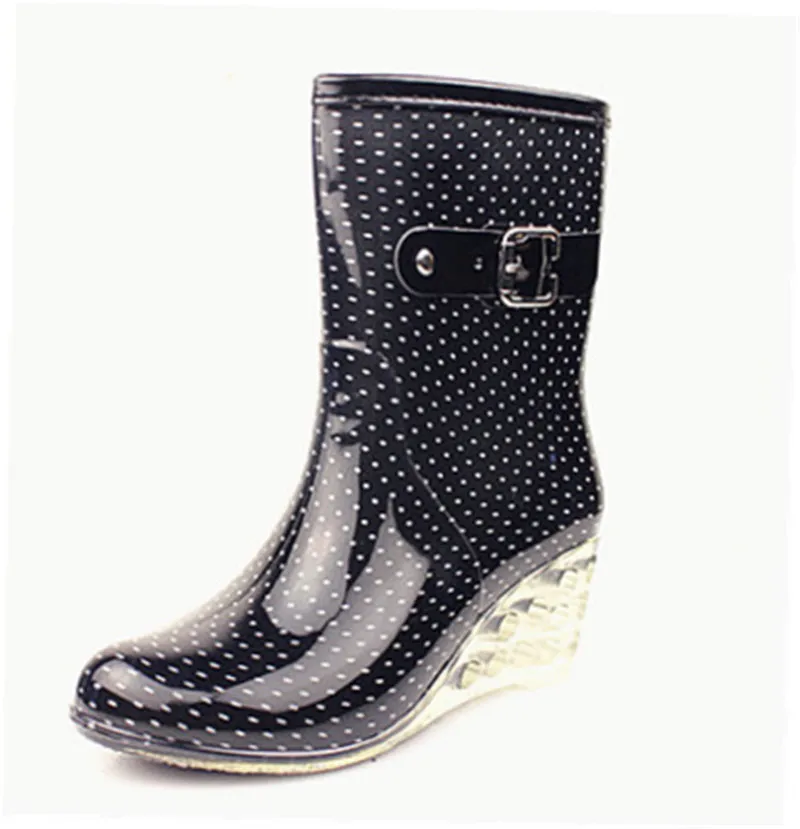 black little dot Новинка; женские резиновые сапоги из ПВХ с героями мультфильмов; Короткие Прозрачные разноцветные кроссовки для дождя; сезон весна-лето; Водонепроницаемая прогулочная обувь; резиновые сапоги - Цвет: black little dot