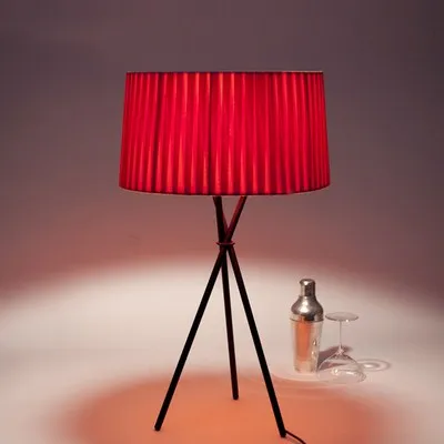 red table lamp Постсовременный скандинавский тканевый художественный трехфутовый Торшер для гостиной, для учебы, декоративная лампа, простая художественная Вертикальная настольная лампа - Цвет абажура: red table lamp