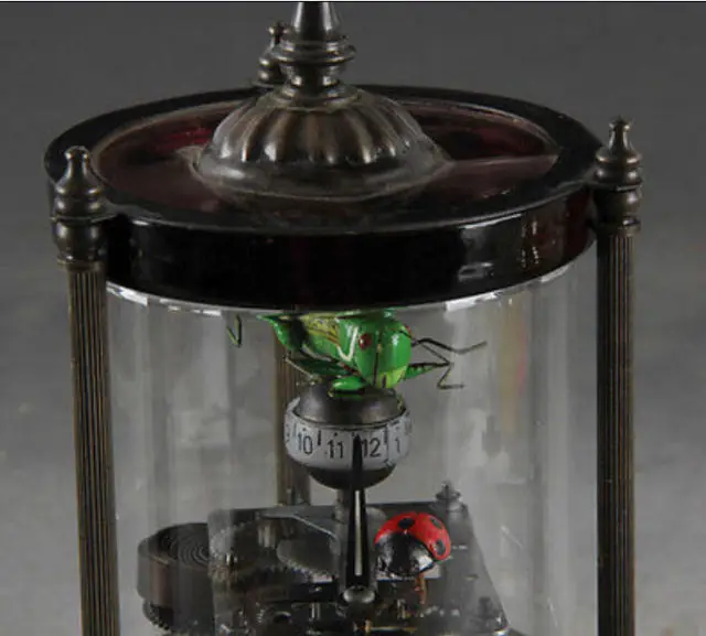 Старые коллекционные декорированные медные механические настольные часы с