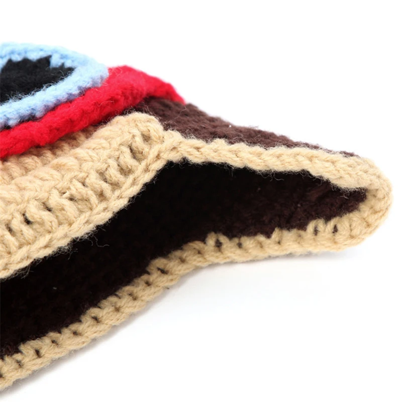 Шапочка-пилот для новорожденных вязаная ручной работы коричневая шапочка