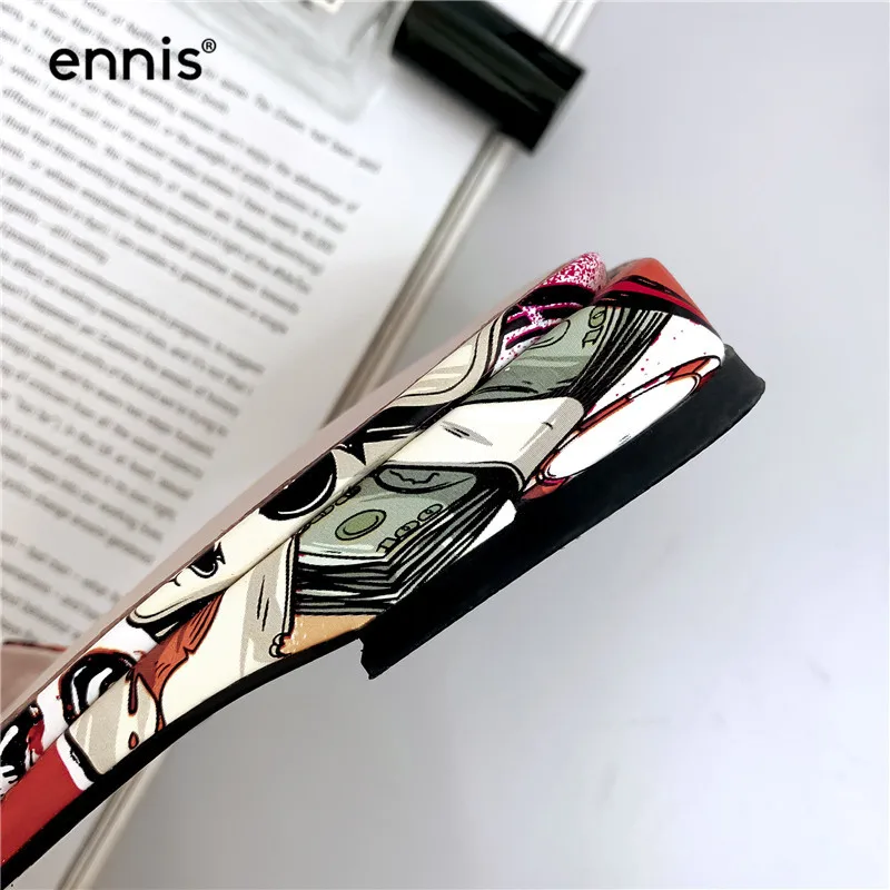 ENNIS/ г.; женские шлепанцы в богемном стиле; кожаные шлепанцы с открытым носком и цветным принтом; женские пляжные шлепанцы на плоской подошве; модная летняя обувь; Новинка; M980